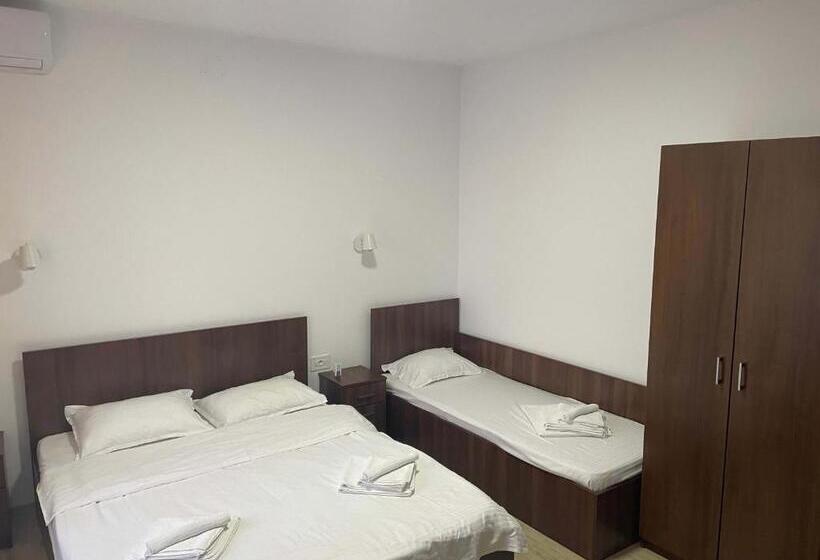 Трехместный Номер Классика, Vila Regal Mamaia