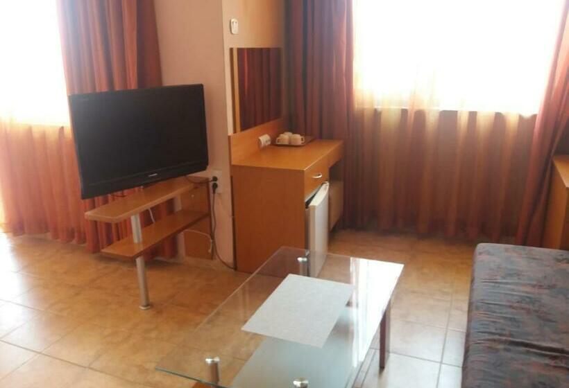 Апартаменты 1 Спальня с Балконом, Guest House Astra