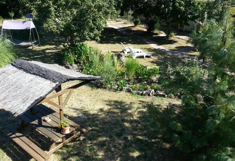 Номер Стандарт с Балконом, Acacias Hôtel Motel