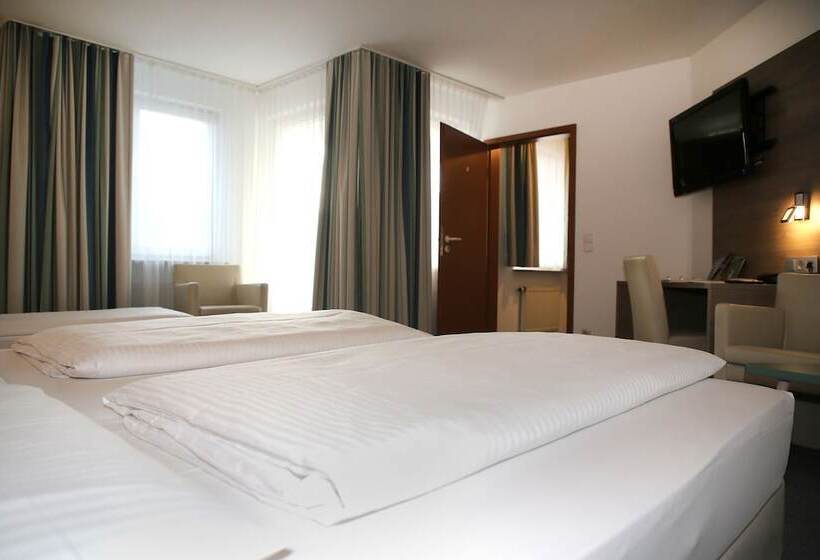 스탠다드 트리플 룸, Albhotel Fortuna