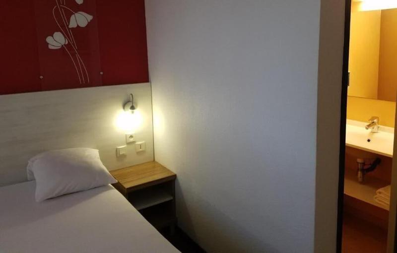 Номер Стандарт, Brit Hotel Confort Saint Lô