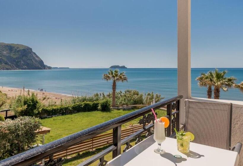 اتاق استاندارد با چشم‌انداز دریا, Crystal Beach