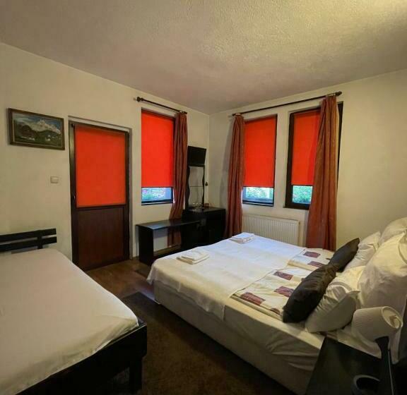 Standard Triple Room, Guest House Elit