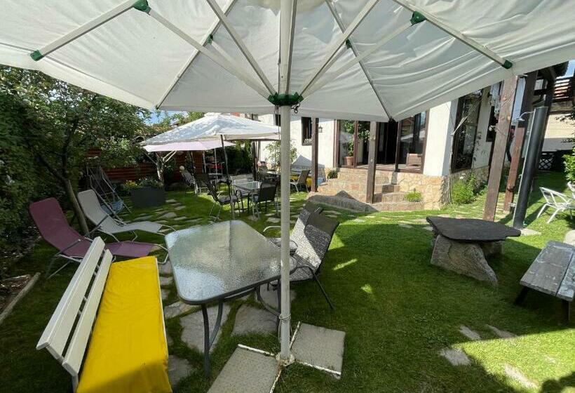 Standard Triple Room, Guest House Elit