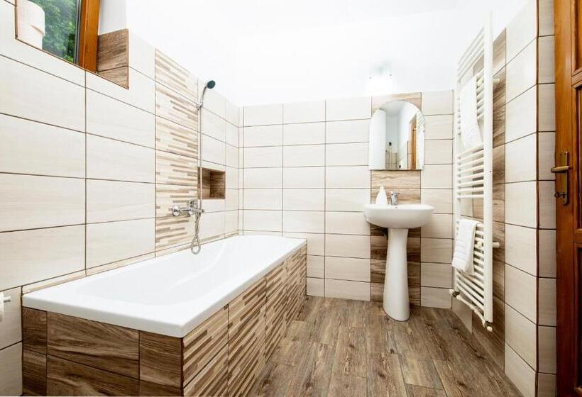 آپارتمان 1 خوابه با چشم‌انداز استخر, Pallos Apartments