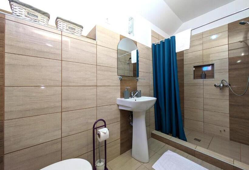 آپارتمان 2 خوابه, Pallos Apartments