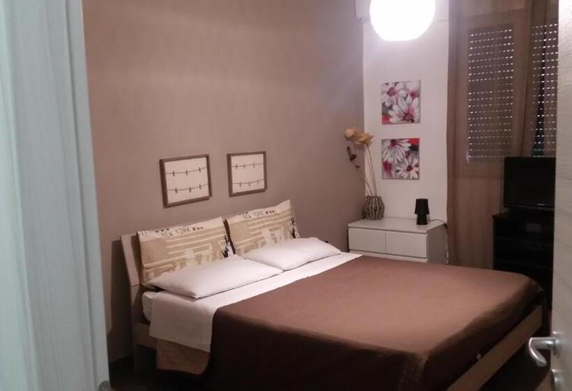 اتاق راحتی سه تخته, B&b Del Centro Storico