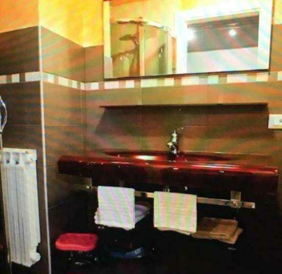 اتاق لوکس با تخت بزرگ, B&b Maddalena