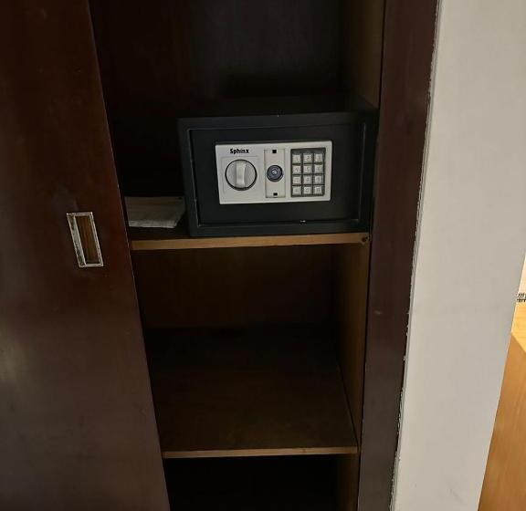 اتاق استاندارد سه نفره, Gawharet Alahram Bed Room