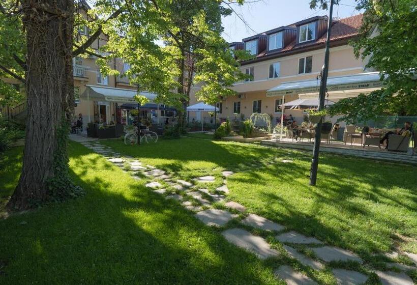 Апартаменты 2 Спальни, вила петрович