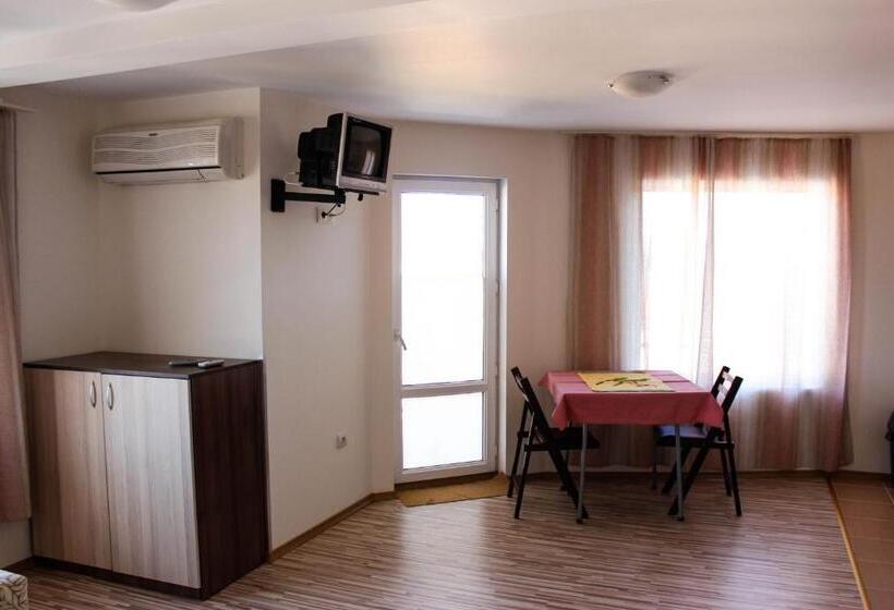 Апартаменты 1 Спальня с Террасой, Villa Maris