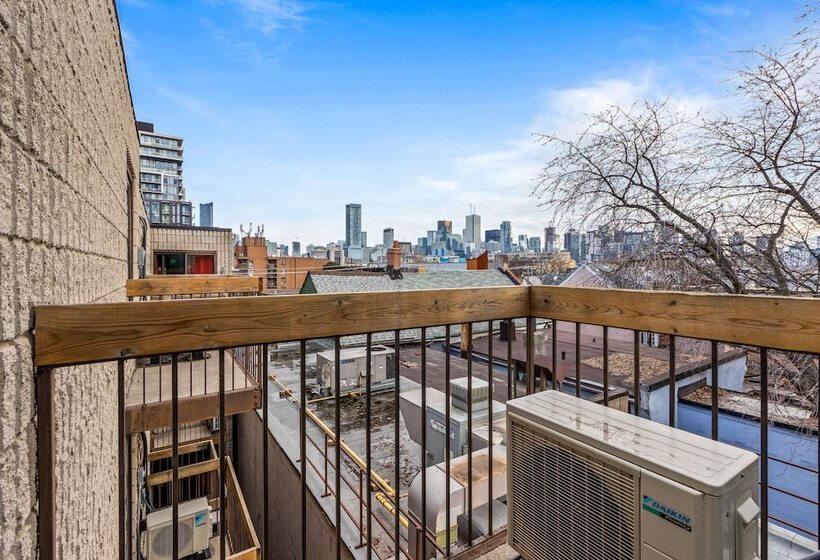 מיטה בחדר משותף, Samesun Toronto