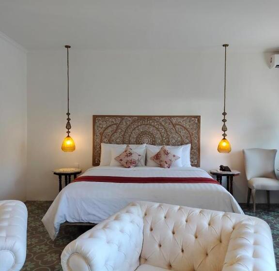 Полулюкс, Su S Cottages Legian