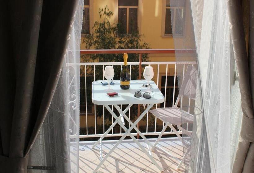Номер Стандарт с Балконом, B&b 80056 Ercolano
