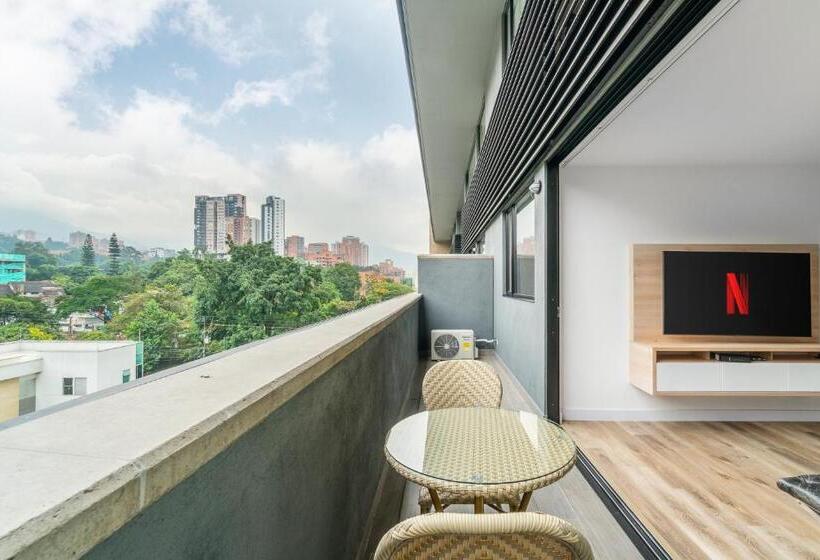 Apartamento 1 Dormitório com Sacada, Apartamentos Go Living & Suites By Housy Host
