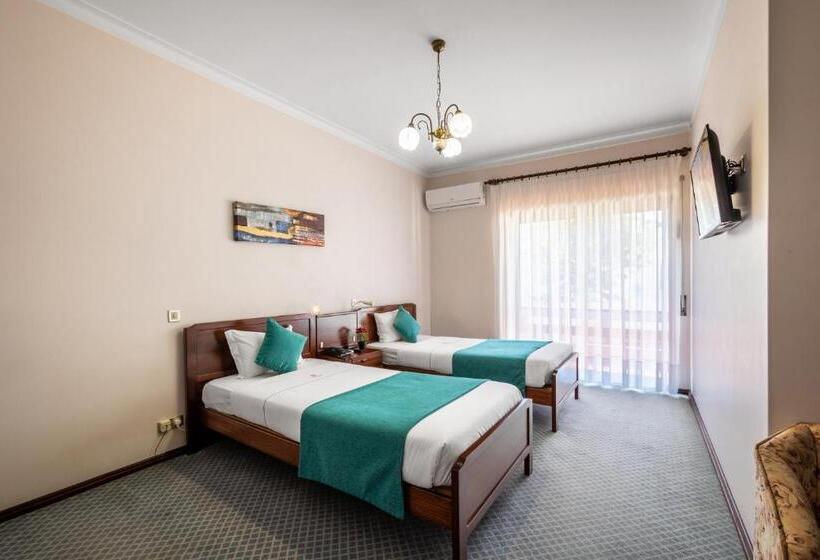 Номер Deluxe, Colmeia