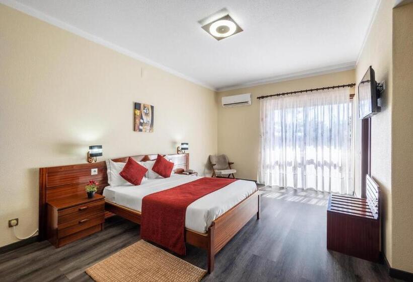 Номер Deluxe, Colmeia