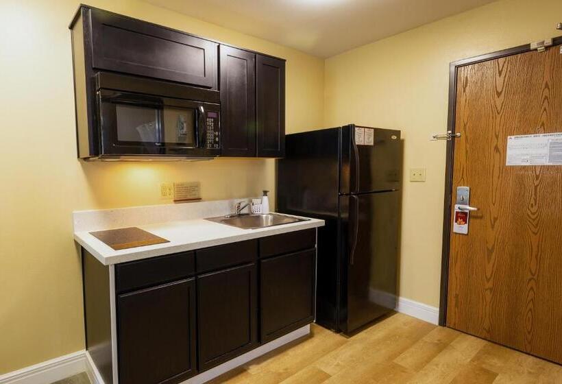 Номер Стандарт, Hawthorn Extended Stay By Wyndham Saint Robert