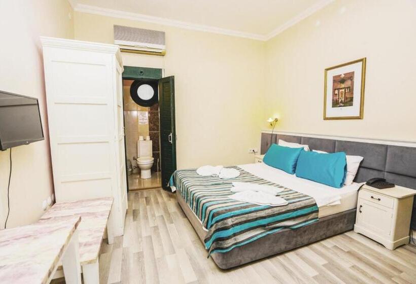 اتاق اکونومی, Bleu Nuit Bodrum