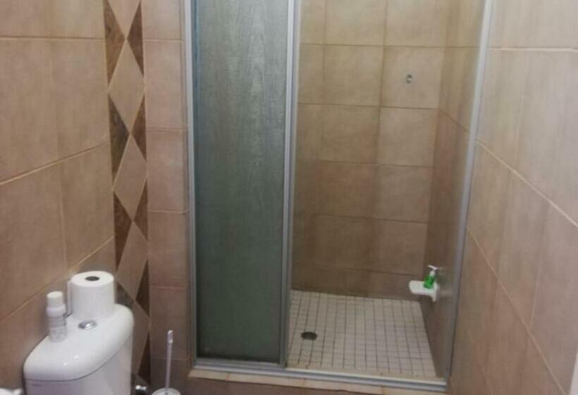 Номер Стандарт, Travellers Joy Guest House