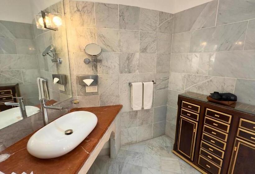 سوئیت پرزیدنت, Sillage Palace Sky & Spa