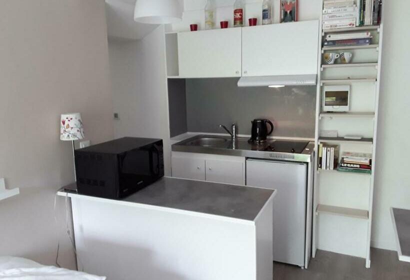 Номер Стандарт Вид на Сад, Studio Du Sentier Des Ocres
