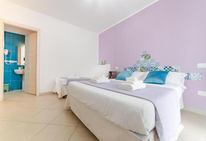 اتاق استاندارد سه تخته با بالکن, Sterlizia Rooms