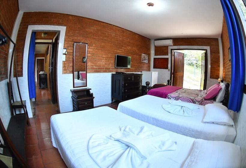 Номер Deluxe, Bougainville