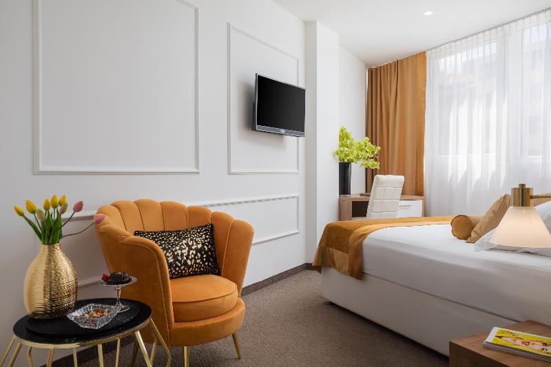 Номер Стандарт, Hampton Inn & Suites By Hilton Regina East Gate