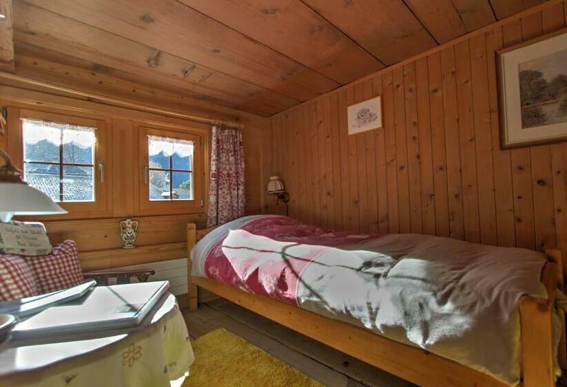 اتاق خانوادگی, B&b La Pivoine
