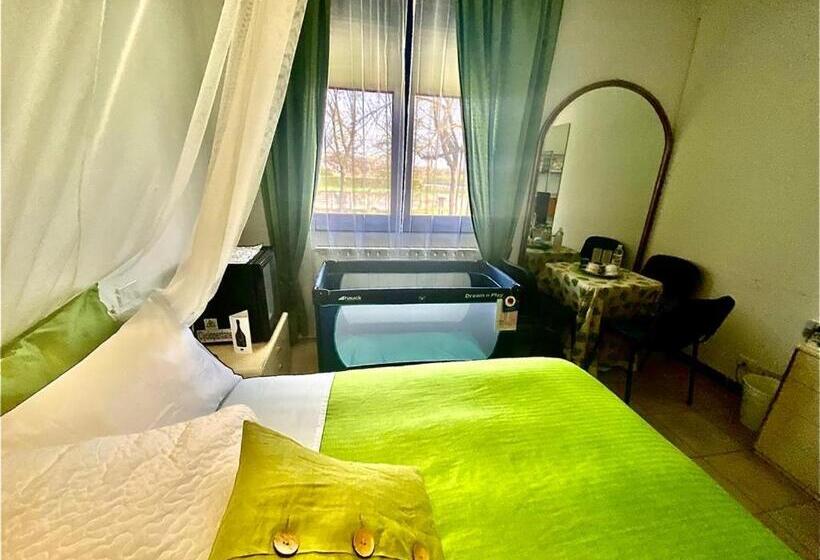 Четырехместный Номер Deluxe, Garden Of Venice