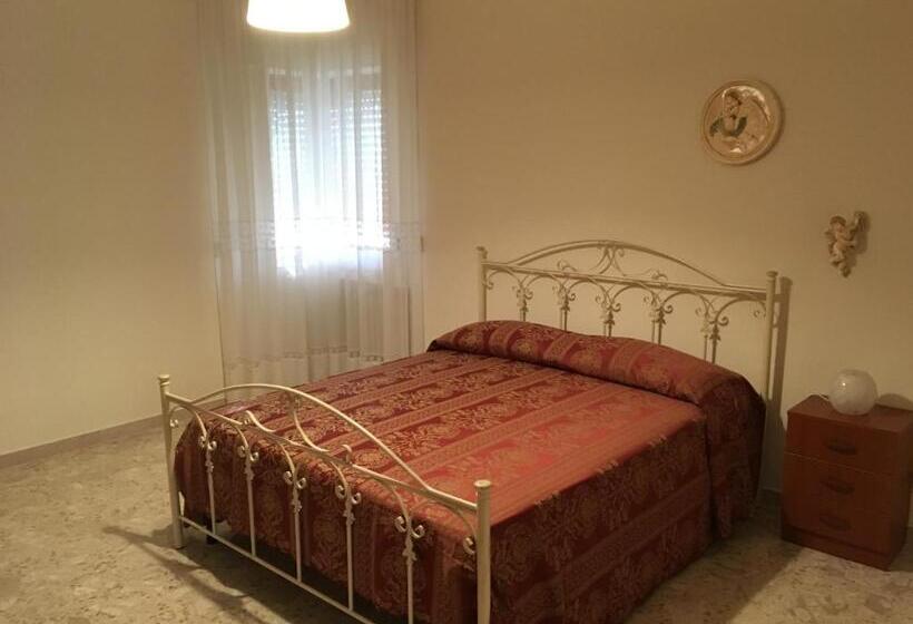 اتاق استاندارد سه نفره, B&b Al Campanile
