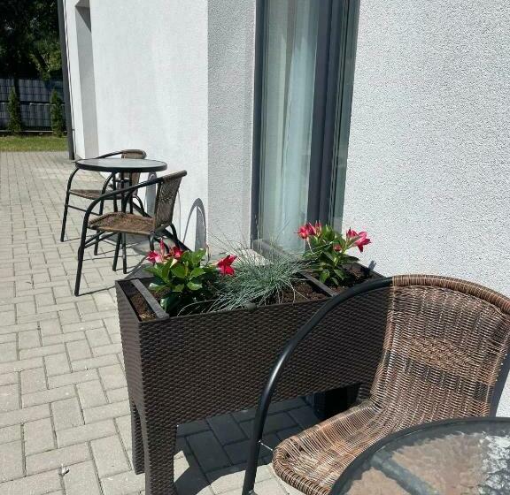 اتاق اکونومی, Izabelės Apartamentai