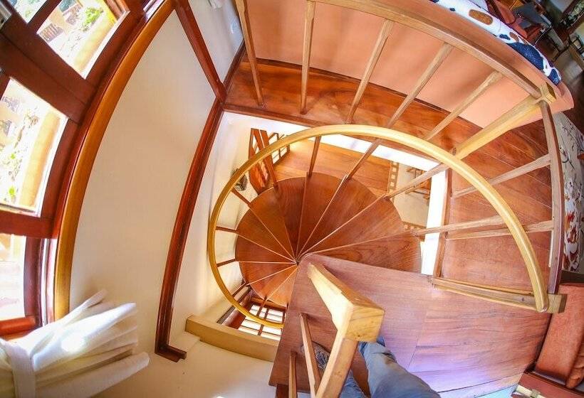 سوییت, Mansao Austriaca Guesthouse