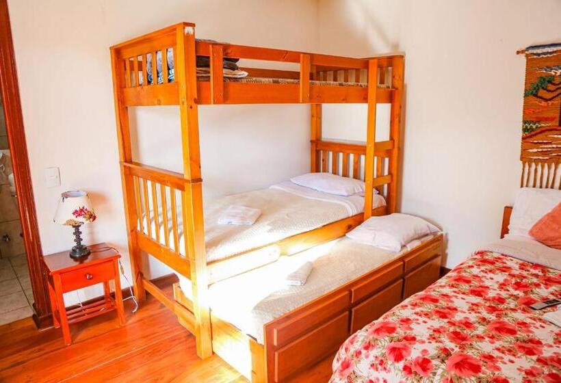 سوییت خانوادگی, Mansao Austriaca Guesthouse