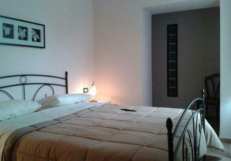 Quarto Estandar Cama King, B&b La Magnolia