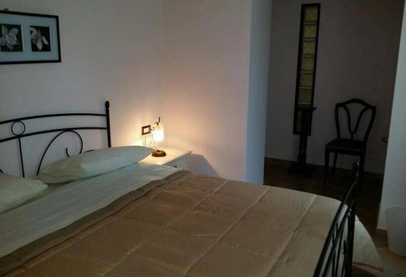 Quarto Estandar Cama King, B&b La Magnolia