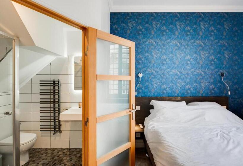 Номер Стандарт, Hôtel Une Chambre En Ville