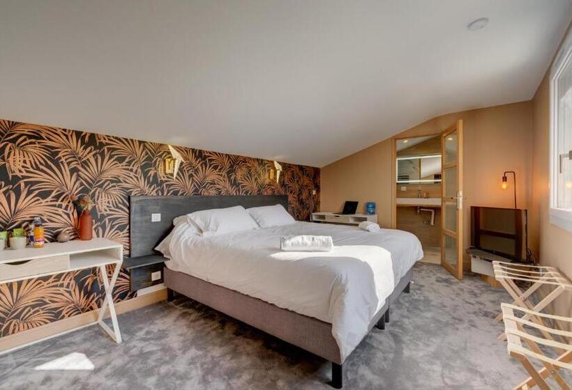Номер Deluxe, Hôtel Une Chambre En Ville