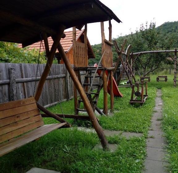 سوئیت 2 خوابه, Ibolya Imola