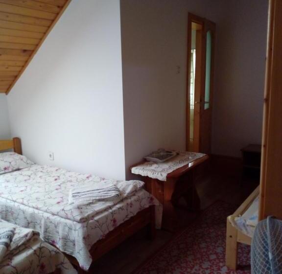 سوئیت 2 خوابه, Ibolya Imola