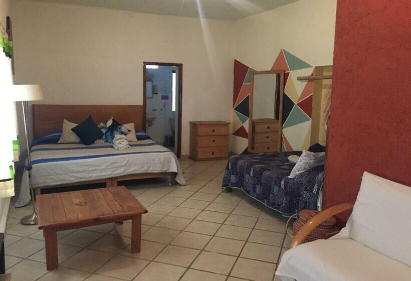 家庭间, Ekko Hostel