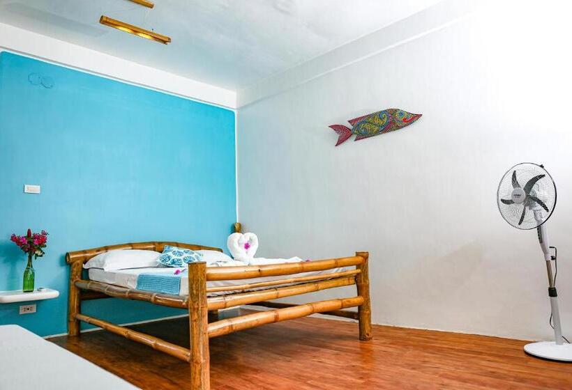 스탠다드 트리플 룸 테라스, Lunazul Guesthouse