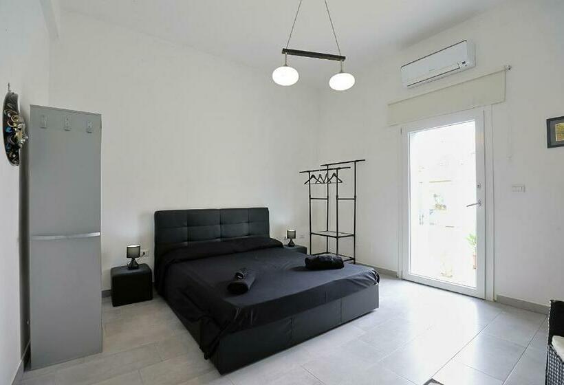 标准间带游泳池, Salentuosi Camere