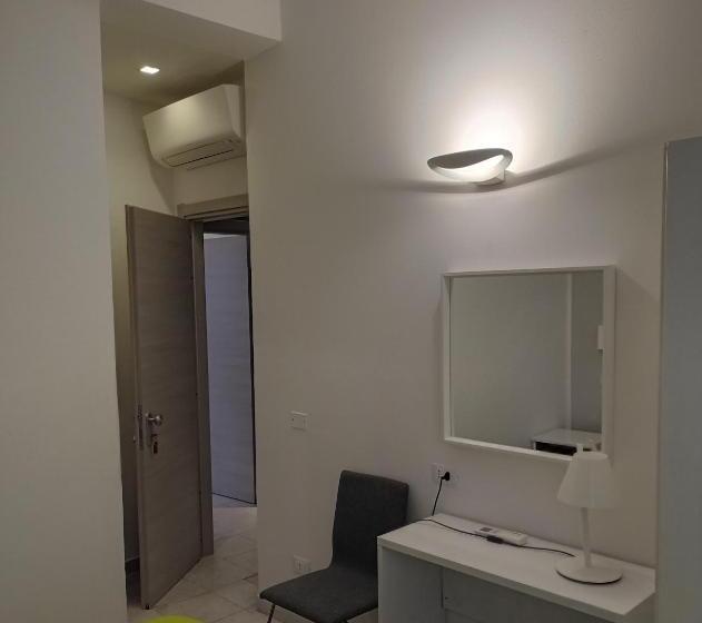 اتاق اکونومی, Cecio 5 Terre Rooms