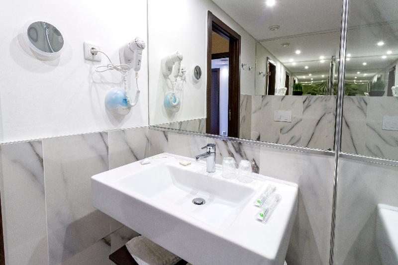 سوییت, Arinara Beach Resort Phuket   Sha Extra Plus