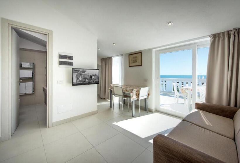 آپارتمان 1 خوابه با چشم‌انداز دریا, Capri & Residence
