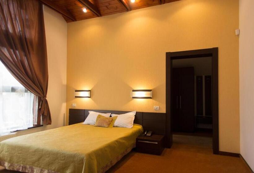 Люкс 2 Спальни, Pension Casa Sara