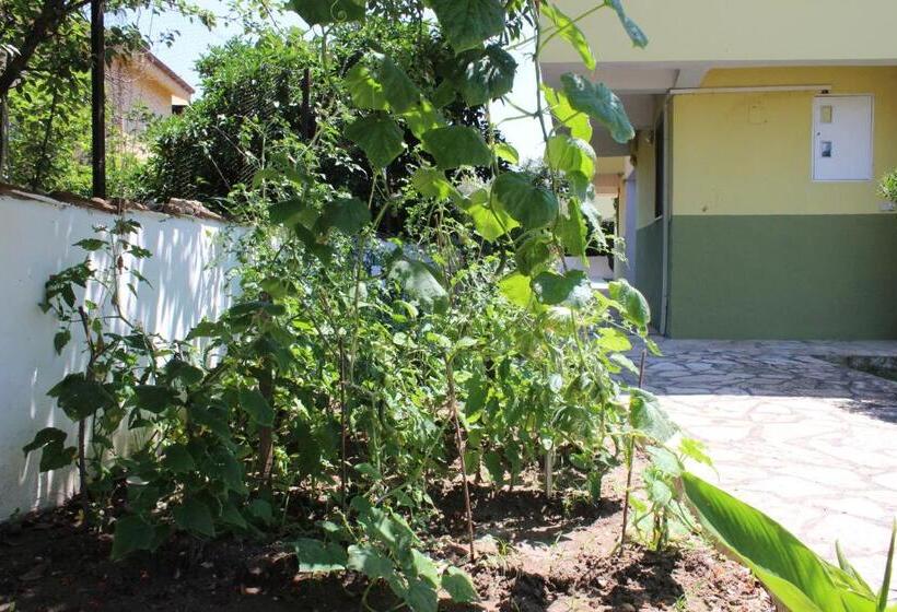 Апартаменты 1 Спальня Вид на Сад, Summer Life Villa Apart