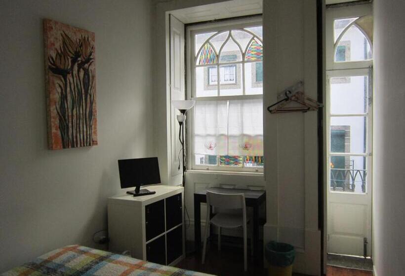 اتاق استاندارد با بالکن, Hostel Prime Guimaraes
